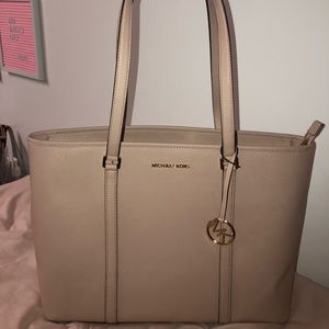 Michael Kors Voyager Large Saffiano Leather Tote